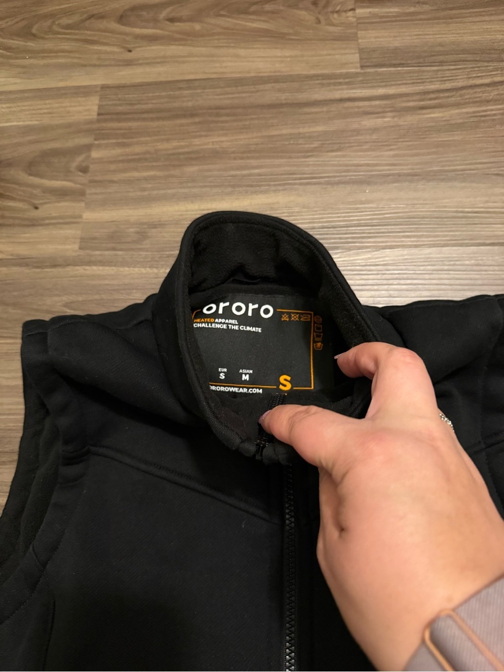 Ororo Black Zip-Up Fleece Heated Vest - Small - Picture 3 of 7